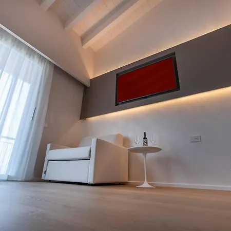 Monte Baldo ホテル マルチェージネ