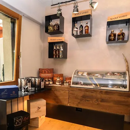 Monte Baldo ホテル マルチェージネ